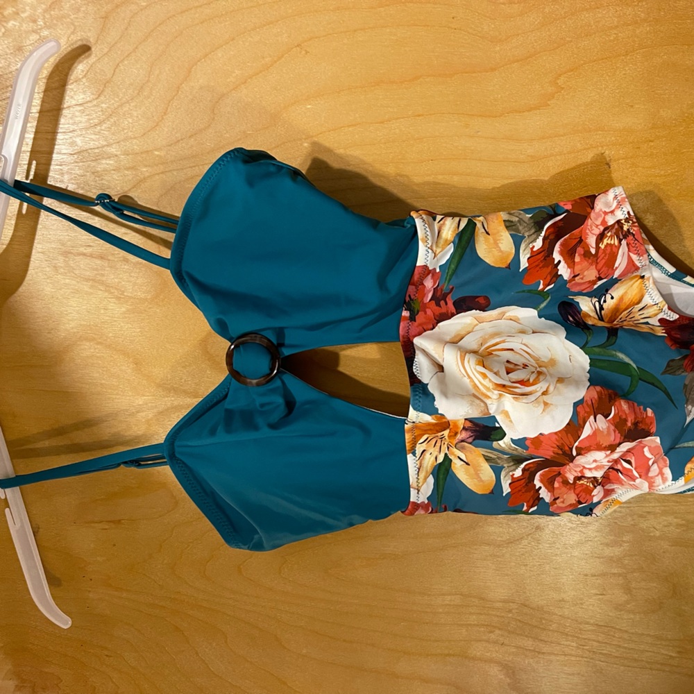 Cupshe  swimsuit